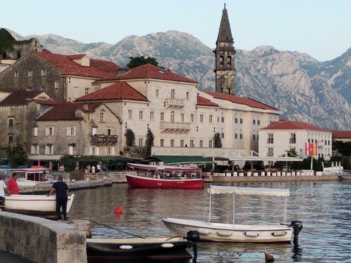 Old House Perast Leilighet Eksteriør bilde
