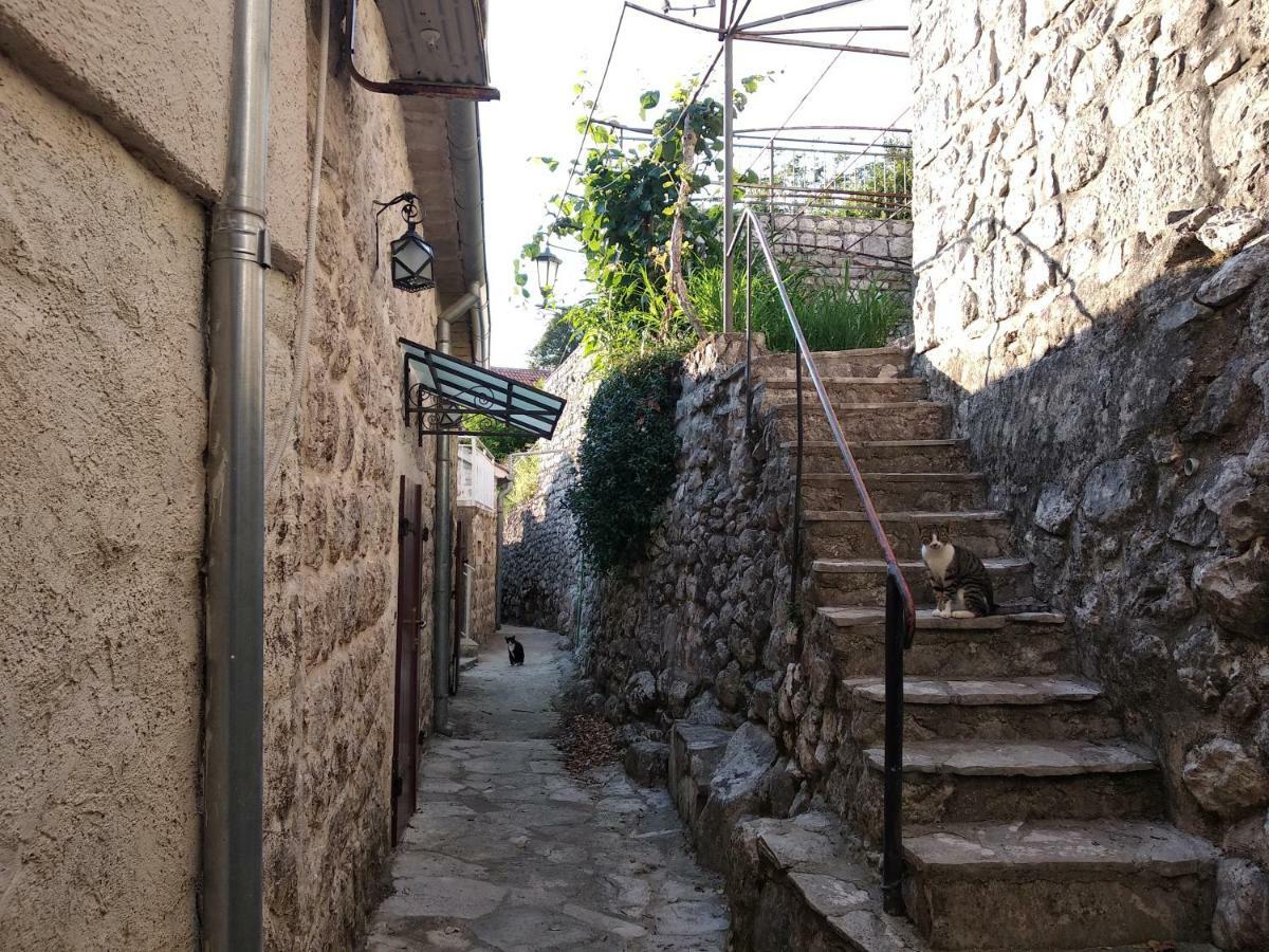 Old House Perast Leilighet Eksteriør bilde